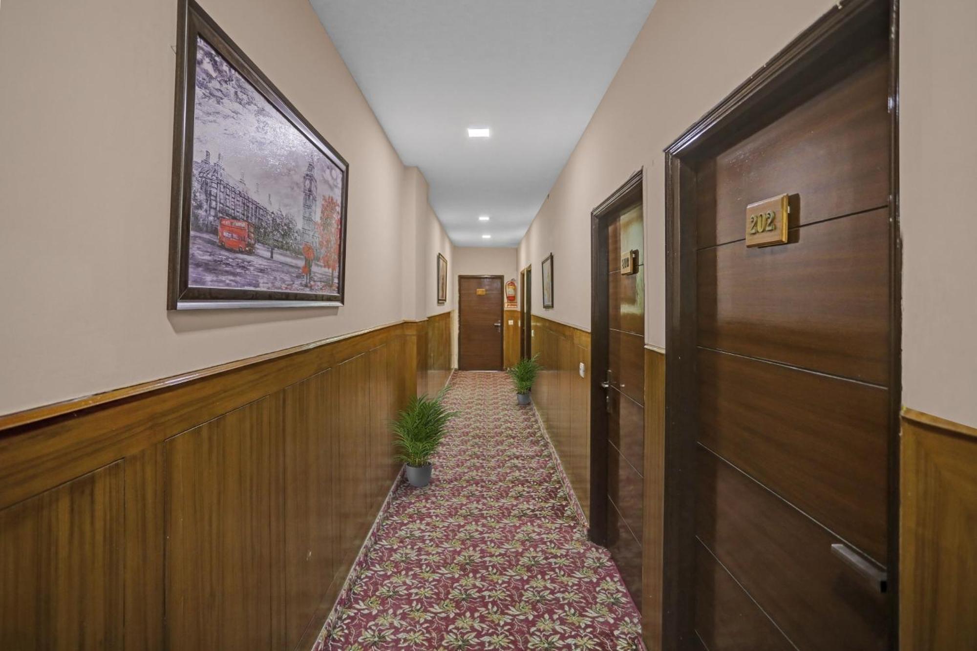 Hotel O Shivam Guest House Nueva Delhi Exterior foto