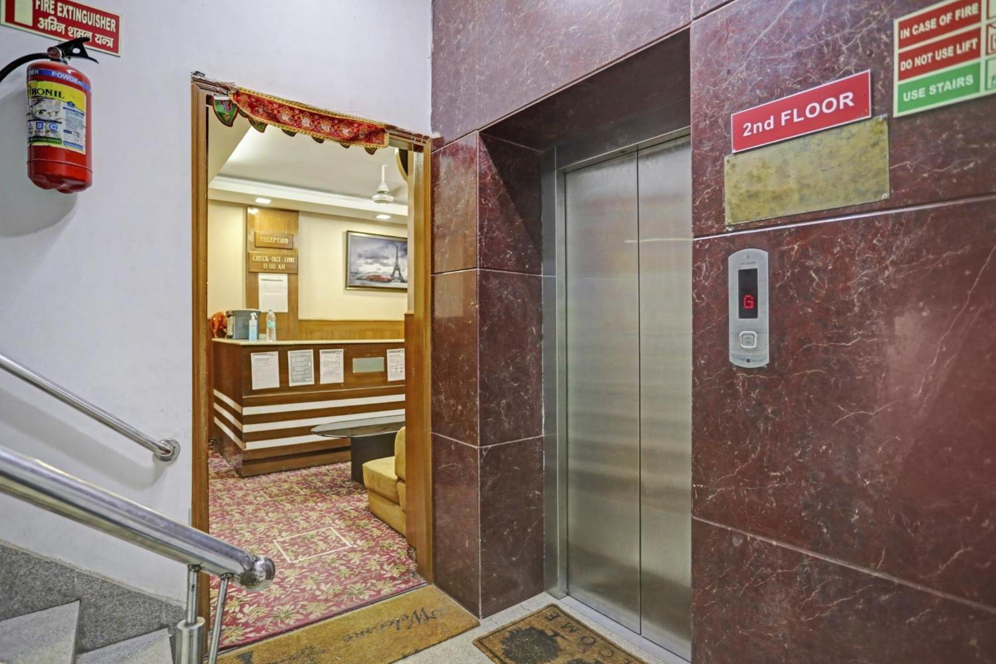 Hotel O Shivam Guest House Nueva Delhi Exterior foto